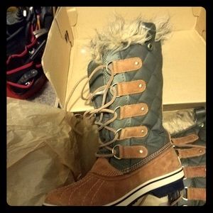 Sorel Tofino Boots brand new size 6